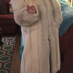 Beautiful Long Blush Mink Fur Coat,is Mink and Fox.The trim and sleeves have Fox